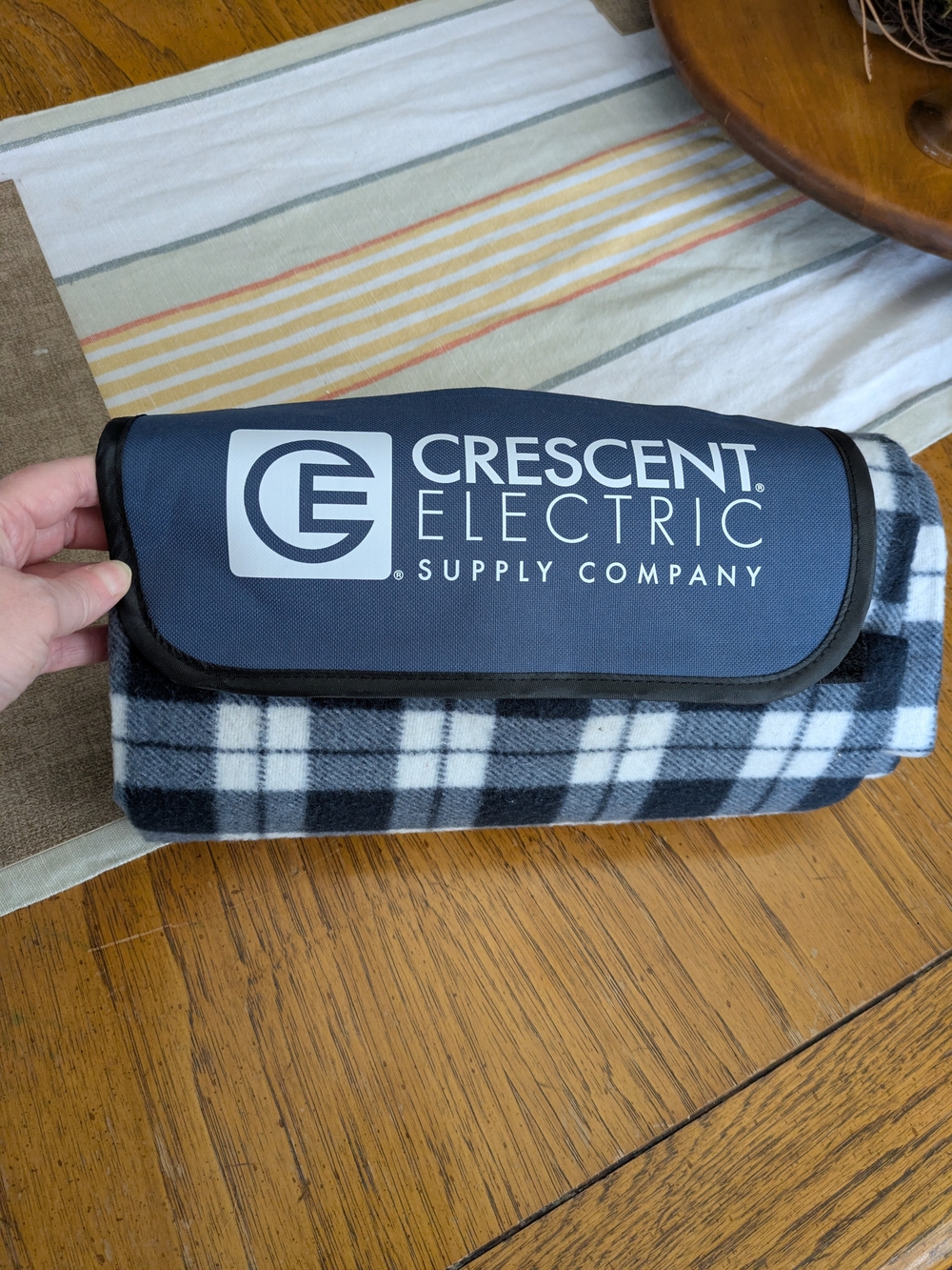 Crescent Electric Foldable Plaid Fleece Throw Blanket - Black & White